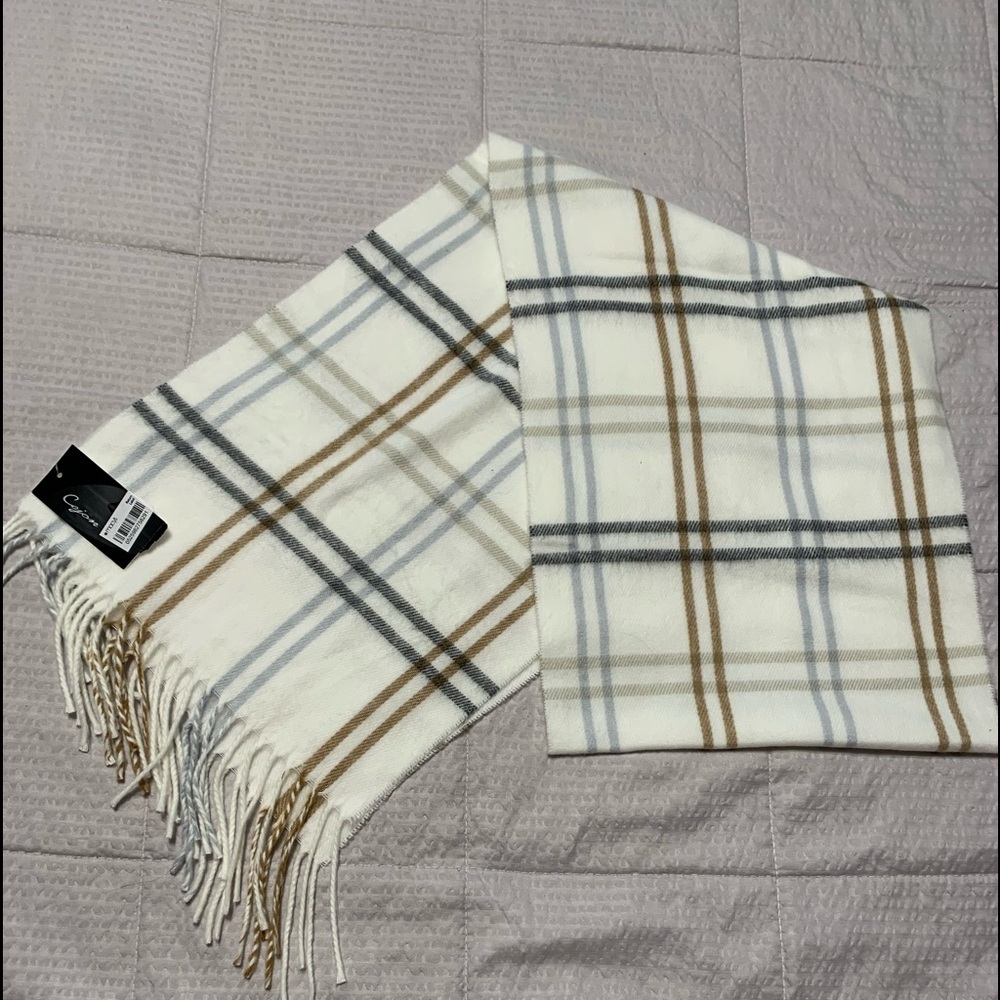 NWT Cejon cream/tan/gray scarf.